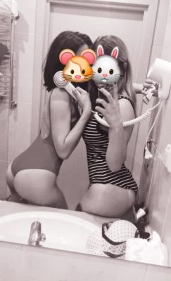 Лиля и Гуля, фотографии